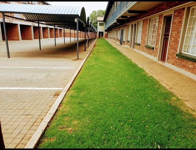 2 BEDROOM PROPERTY TO RENT IN DIE BULT